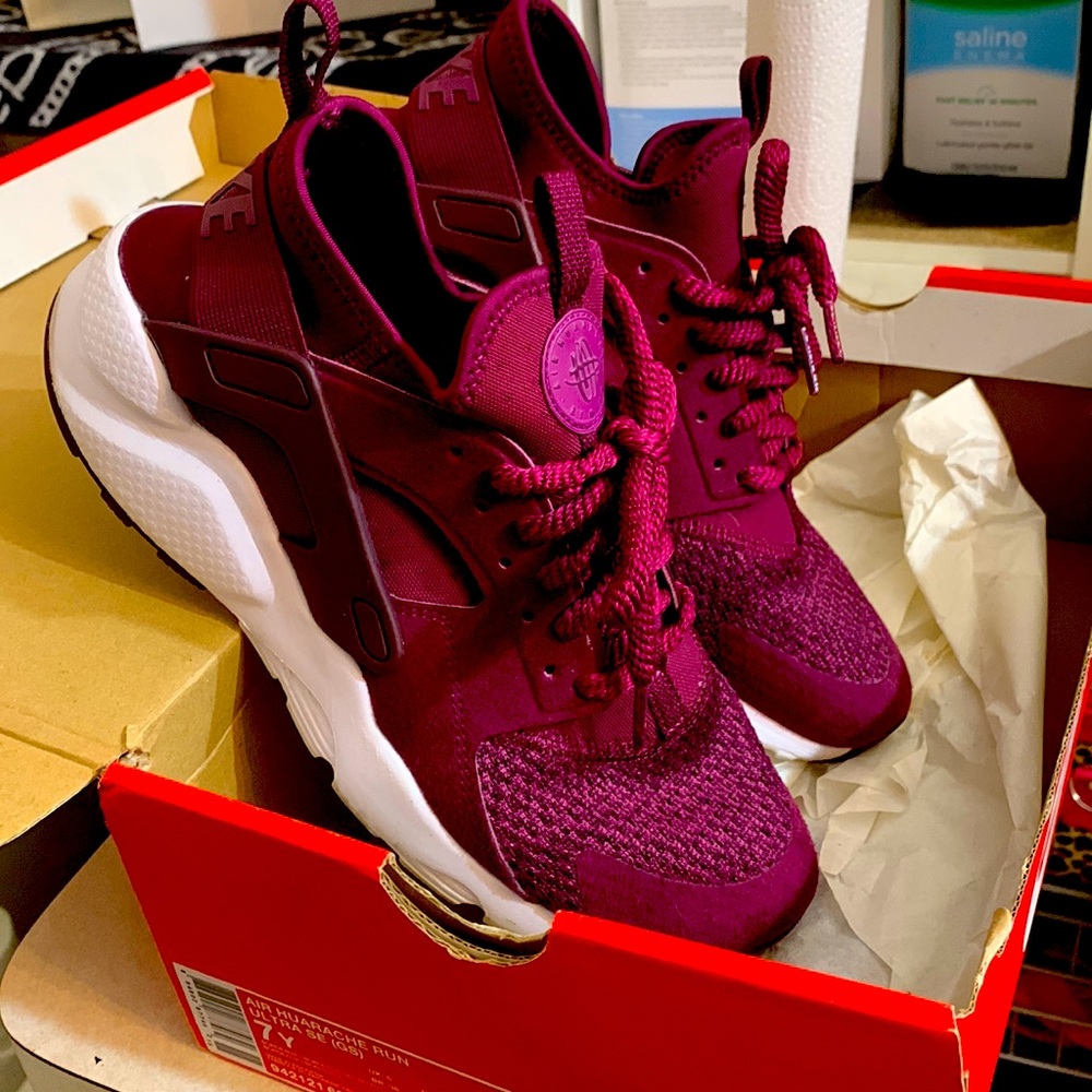Berry/Maroon Air Huarachie Run Youth 7